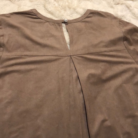 Beautiful Camel Keyhole Blouse - Picture 3 of 4